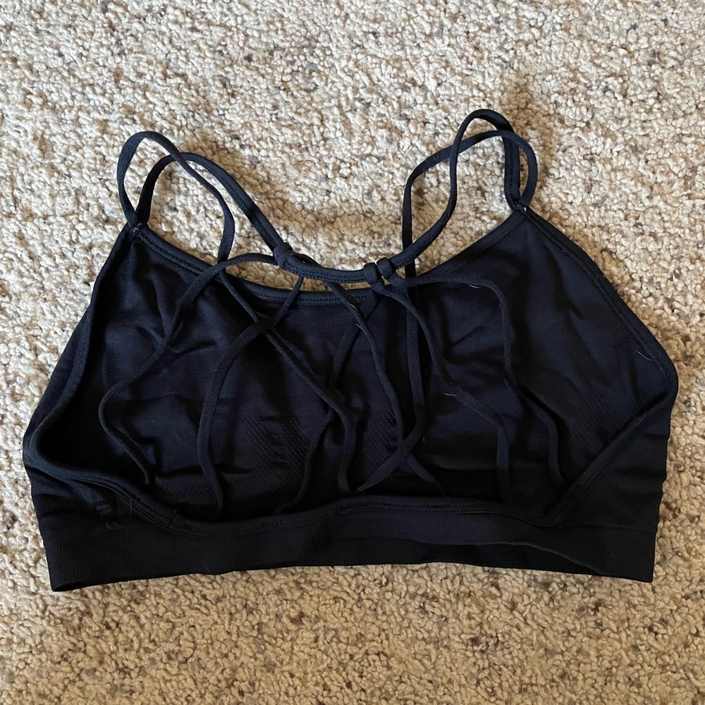 Fabletics Light Support Sports Bra Bundle in Medium - Picture 4 of 5